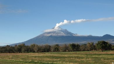 La capital de Puebla cierra clases presenciales por el Popocatépetl y la caída de ceniza: estos son todos los municipios afectados