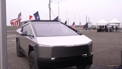 Una Tesla Cybertruck de prototipo se quedó atascada en el lodo: una Ford Lobo parece haberla rescatado