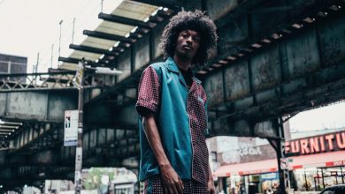 El artista de hip hop K´naan apoya a los refugiados en su nuevo tema