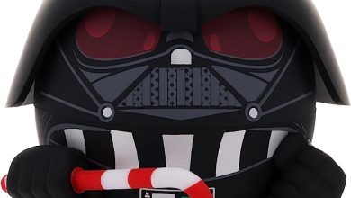 Escucha lo que tu lado oscuro ordene con esta bocina portátil de Darth Vader navideño que está disponible por 101 pesos en Amazon México