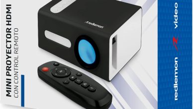 Este mini proyector portátil de Redlemon puede ajustar la imagen hasta en 100 pulgadas, tiene bocina integrada y puerto HDMI por 1,199 pesos