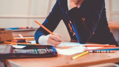 El desastre de los nuevos libros de la SEP en México, explicado: por qué hay quienes exigen que no se impriman ni lleguen a las escuelas