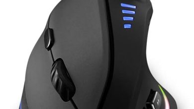 Este mouse vertical es perfecto para gaming, tiene 11 botones programables, luz RGB y hasta un stick direccional