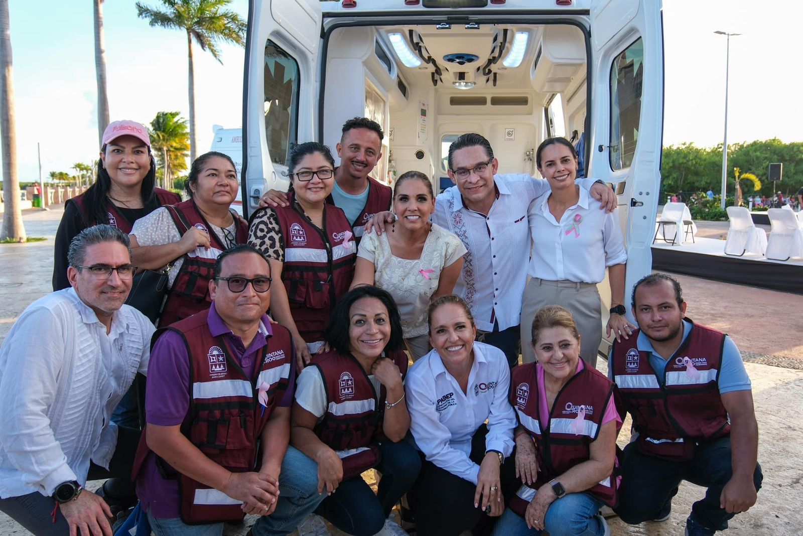 Mara Lezama realiza histórica entrega de 30 ambulancias para el servicio de salud de las y los quintanarroenses | Coordinación General de Comunicación