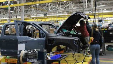 Ford reducirá a la mitad la producción de su F-150 Lightning: la baja demanda de la pickup eléctrica causa la baja en la fabricación