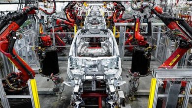 Un robot atacó a un trabajador humano en la fábrica de Tesla que produce la Cybertruck
